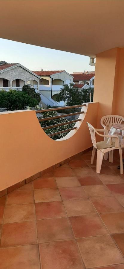 Villa Dobra Family Apartments Vir Luaran gambar