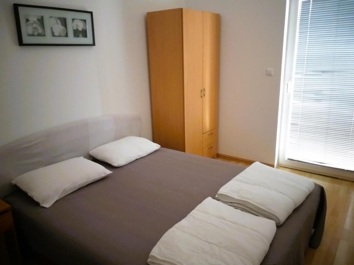 Villa Dobra Family Apartments Vir Luaran gambar