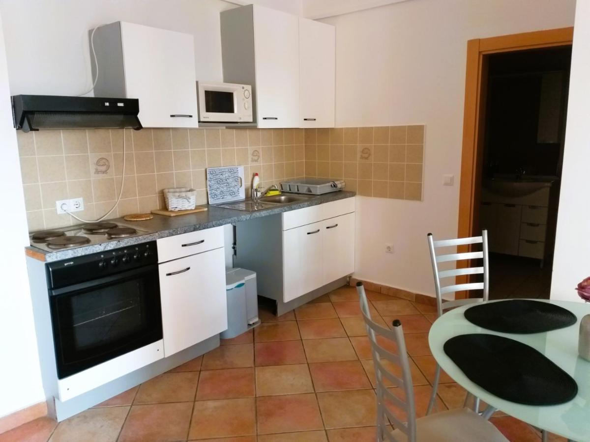 Villa Dobra Family Apartments Vir Luaran gambar