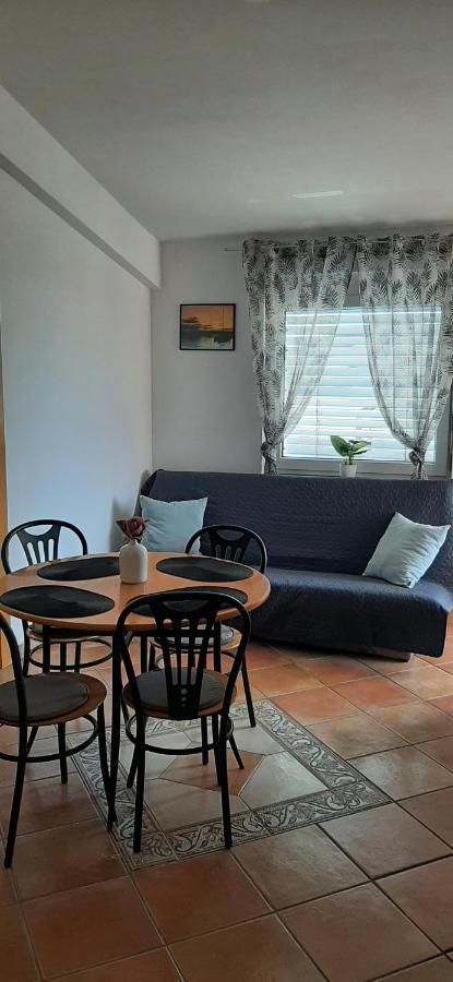 Villa Dobra Family Apartments Vir Luaran gambar