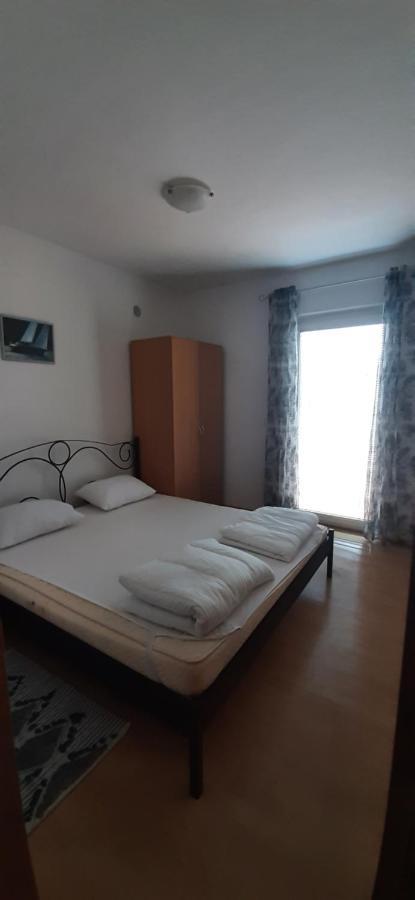 Villa Dobra Family Apartments Vir Luaran gambar