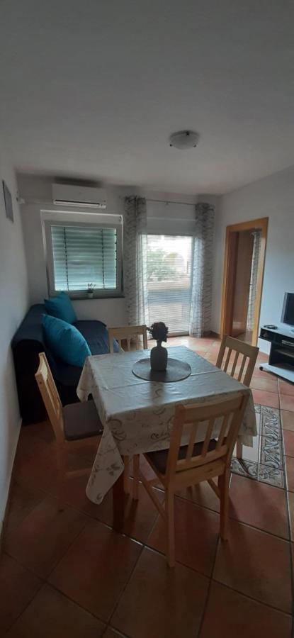 Villa Dobra Family Apartments Vir Luaran gambar