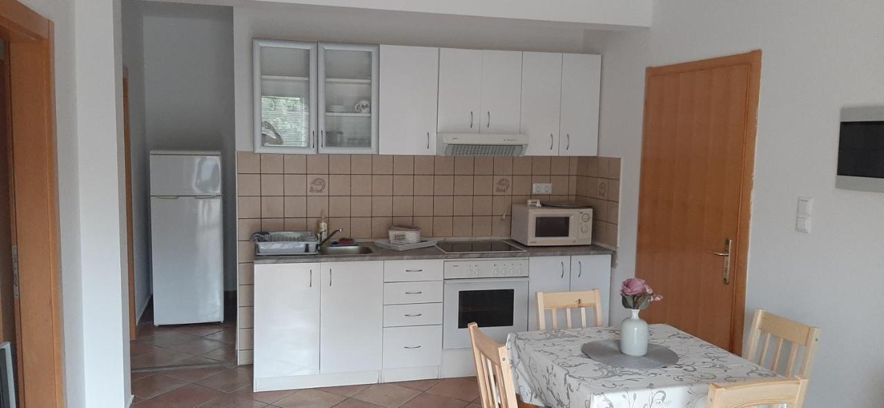 Villa Dobra Family Apartments Vir Luaran gambar